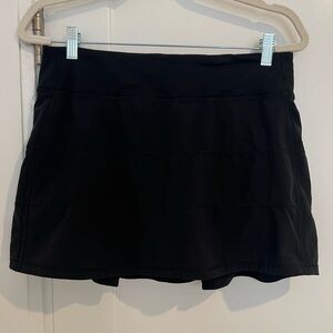 Lululemon Black Pace Rival Mid-Rise Skirt. Size 8. New and never worn.
